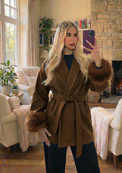 Manteau court en laine pour femme – Automne/Hiver , col V et poignets duveteux