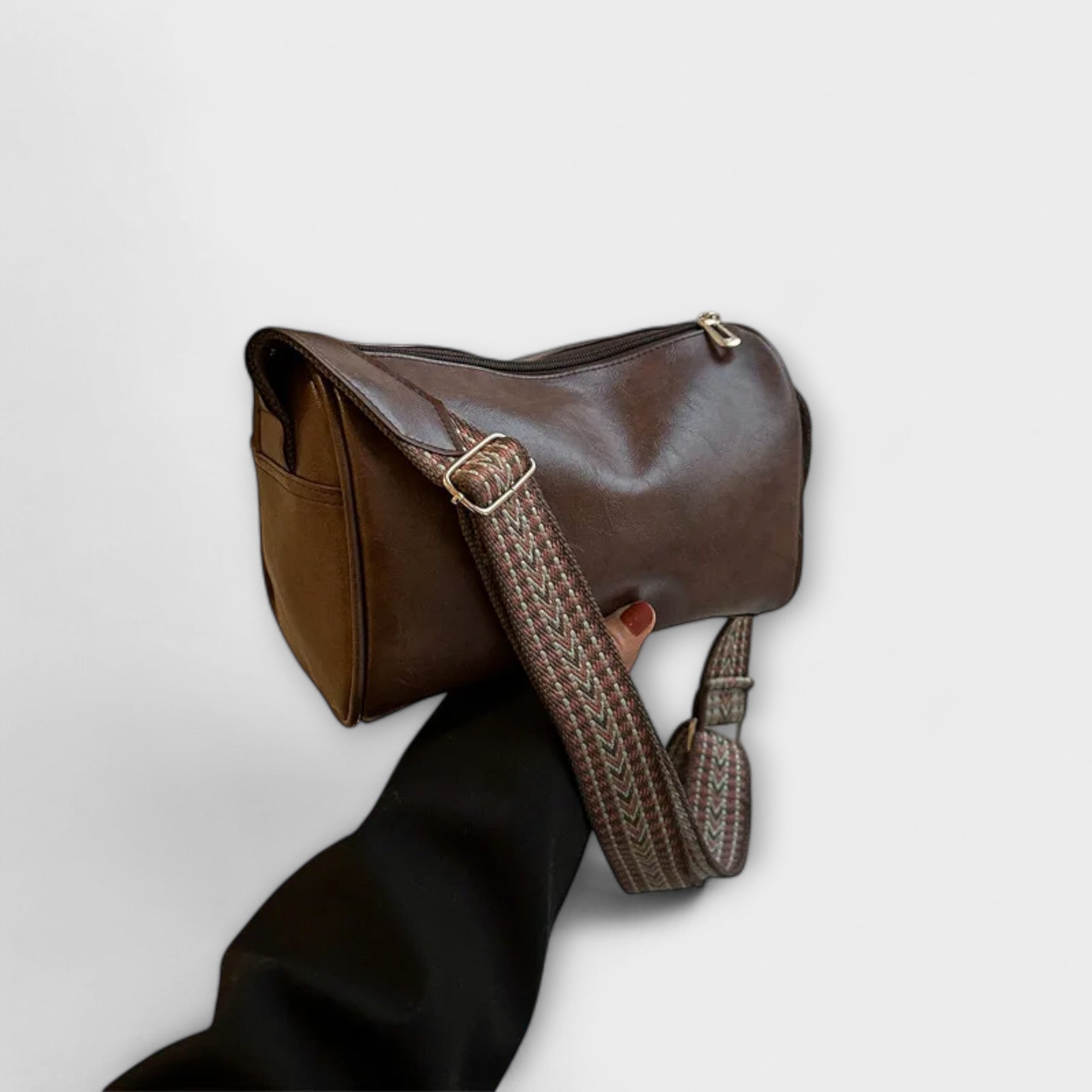 Marron foncé / 24cm x 12cm x 15cm