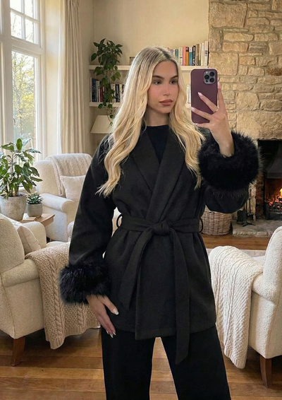 Manteau court en laine pour femme – Automne/Hiver , col V et poignets duveteux